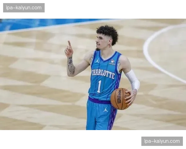 黄蜂多点持球体系打破空间限制，鲍尔组织转型提升进攻流畅度