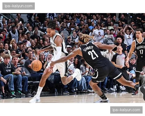 马刺进攻效率118.6联盟第五 团队传导球控制进攻节奏